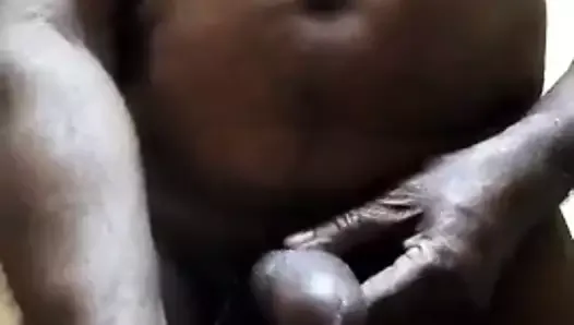 Un papa indien marié à une bite noire veut baiser
