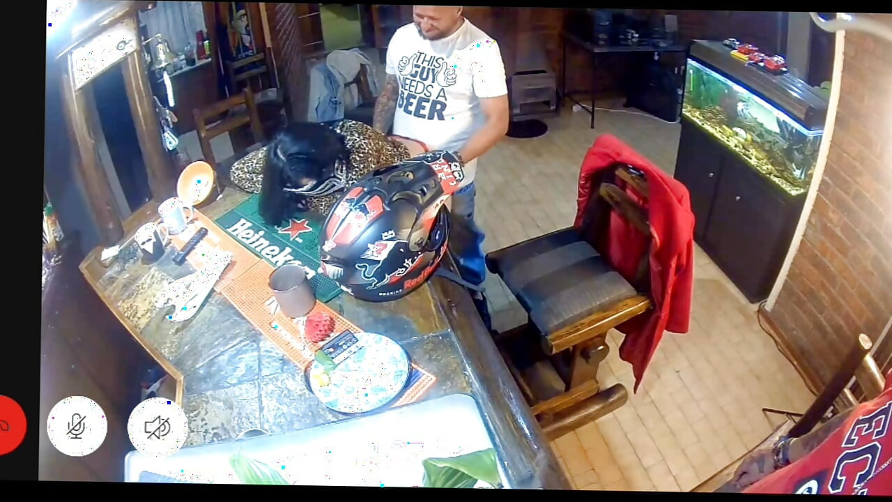 Peguei minha esposa traindo com ex-piloto de motocross na câmera RING