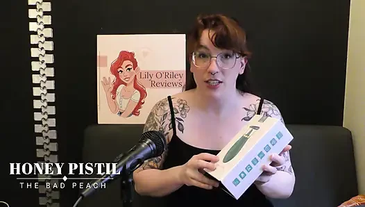 NSFW Review of the Honey Pistil Licking Vibrator From the Bad Peach