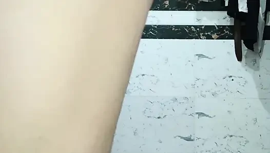 Priya si kakak ipar india lagi asik pamer tembus pantanya