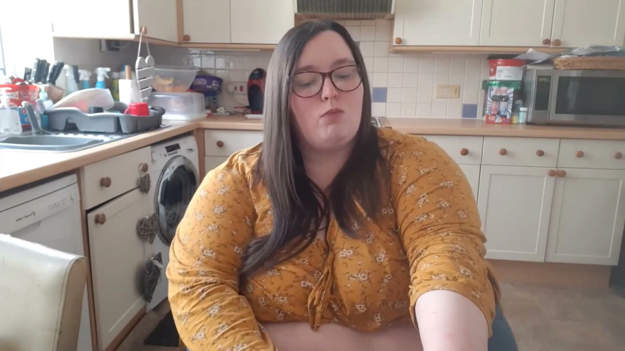 Ssbbw vs godzilla burger eating