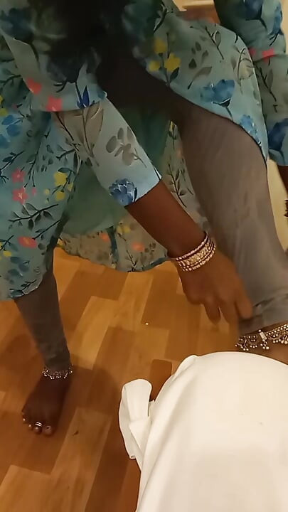 I Seduced Bank Guy in Bra-panties for Emi - Tamil Handjob & Nipple Play! Indianhotwifex