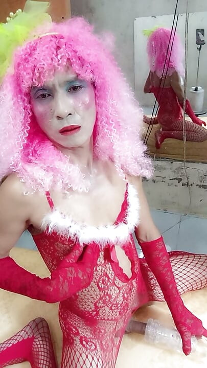 Transgender Le wearing sexy mesh socks porn playing with fake cans