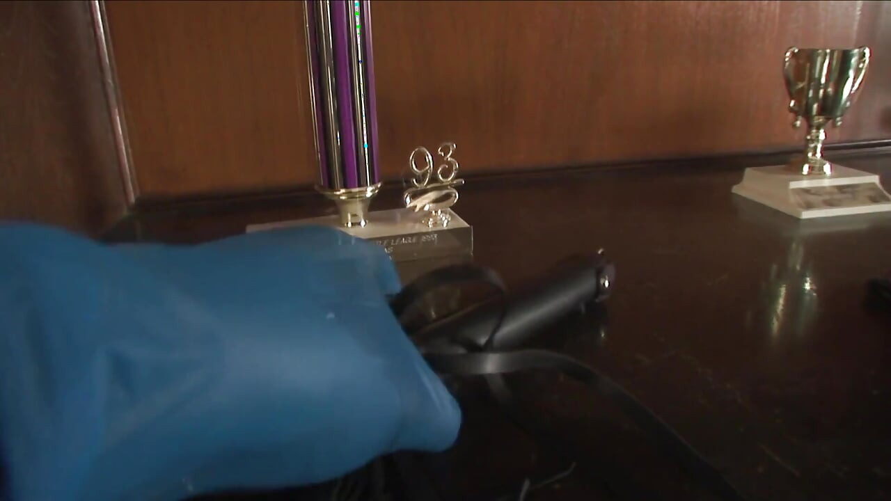 Kåt slampa med extrema fantasier blir fitta hamrad hårt med en svart monster kuk.