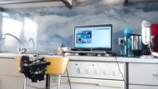 Sexy Dea Twerking on Live Streaming