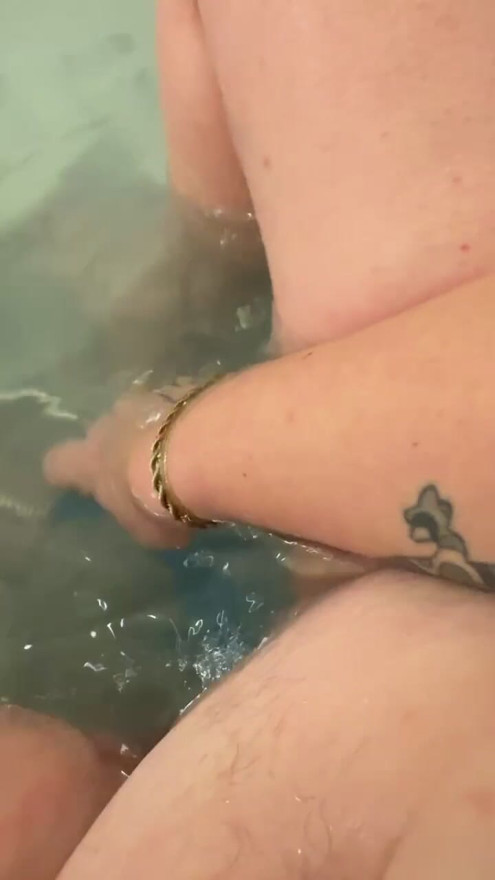 Take a bath in good company