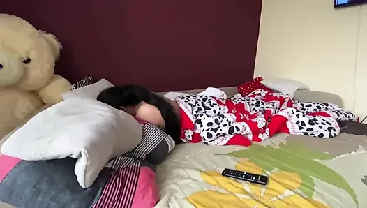 BUAT AKU BAHAGIA DAN BIARKAN AKU MENGISAPNYA SEKARANG !!