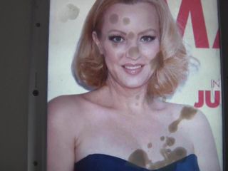 Wendi McLendon-Covey con omaggio