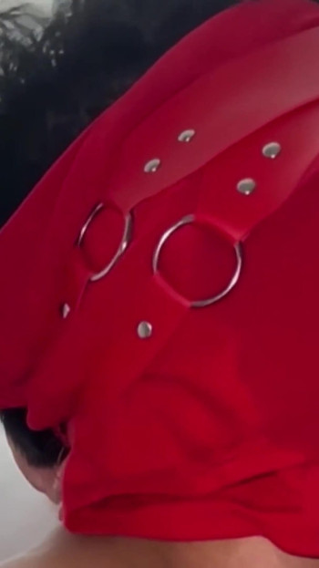 为我吐口水, 为我哭泣, 服务我