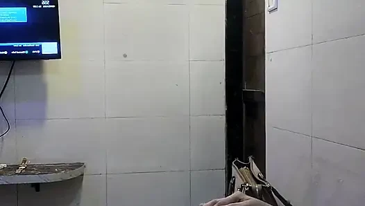 Kız arkadaşımın büyük götünü yiyorum ve onu çok sert siktim