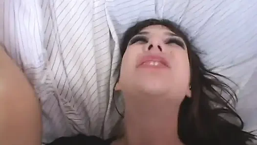 Jilat memek pakai jari di pantat