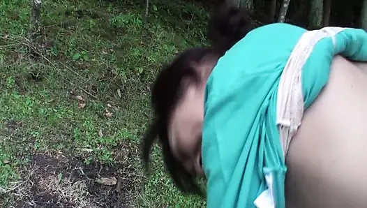 A076G11 A mature woman in her sixties is about to apply for AV. Nymphomaniac SEX in the shade of a tree in the forest!