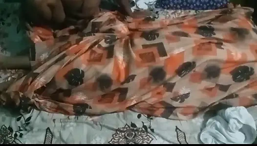 Soti Hui Bhabhi Ko Chod Diya.