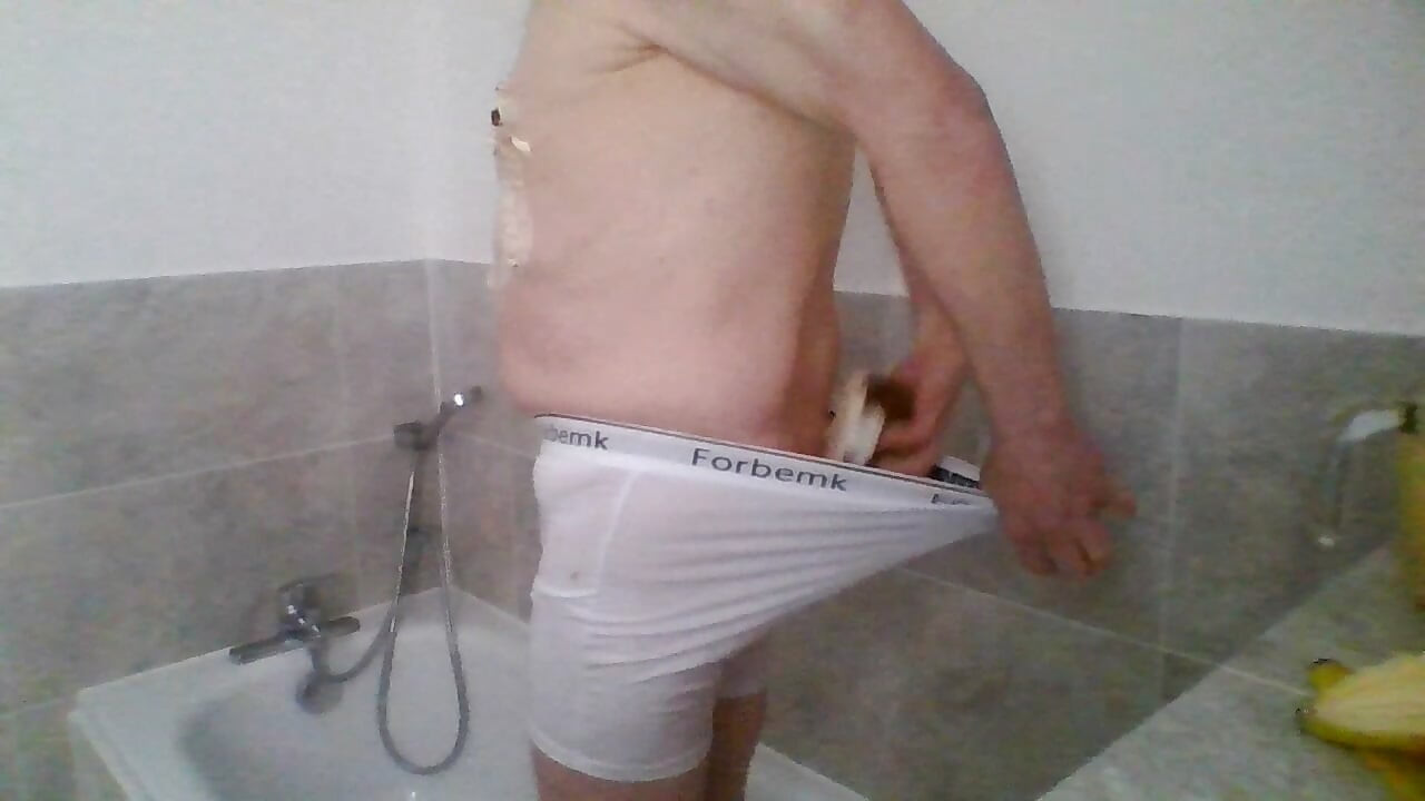 Messy piss and food wank