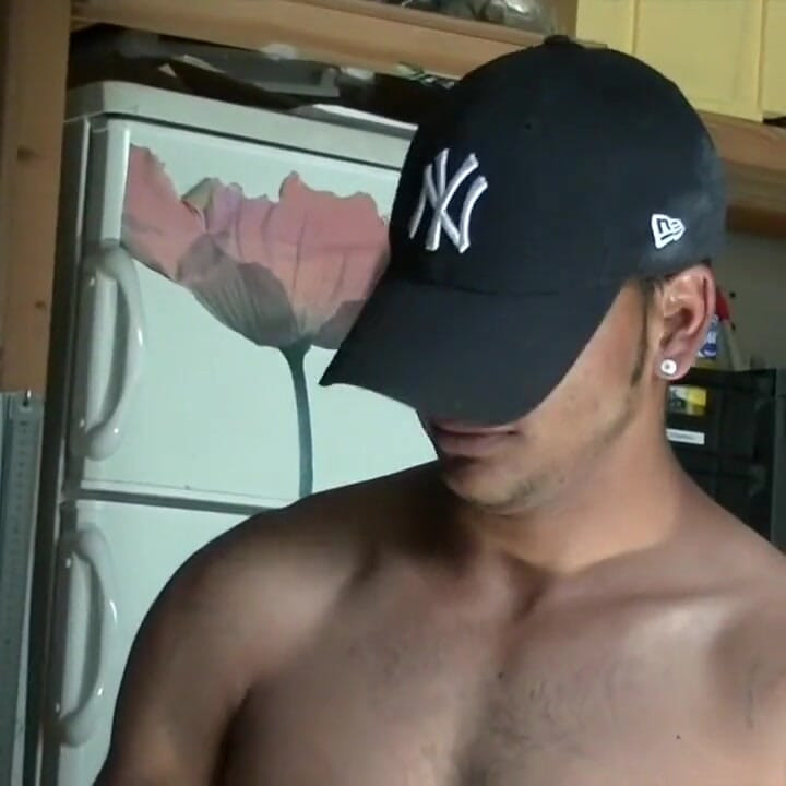 Yougn latin hetero 100euros için eşcinsel tarafından emiyor
