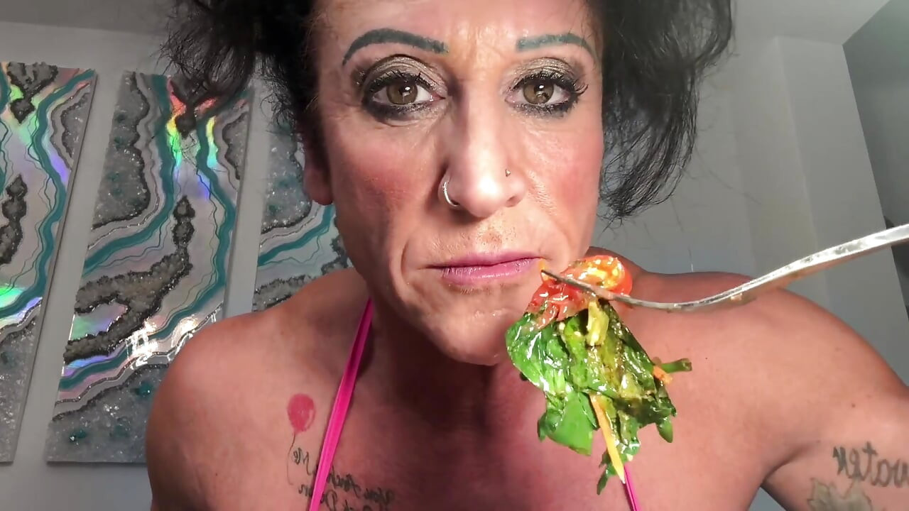 Kandys crush: cuck-abendessen verschlingen