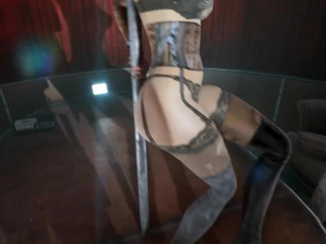 Metro Last Light Striptease 1
