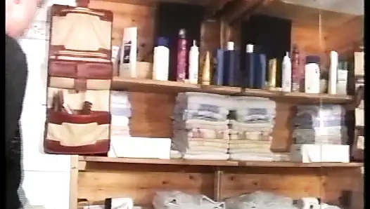 Немецкой шлюшке проникли в ее тугую анальную дырку