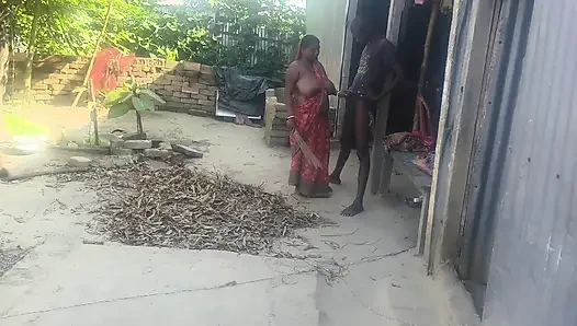 Desi housewife ki outdoor chudai ki