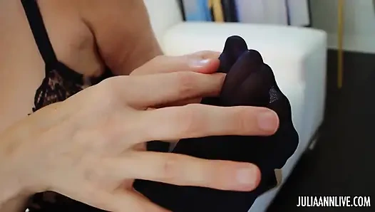 Julia ann lagi asik main footsie bareng casey calvert