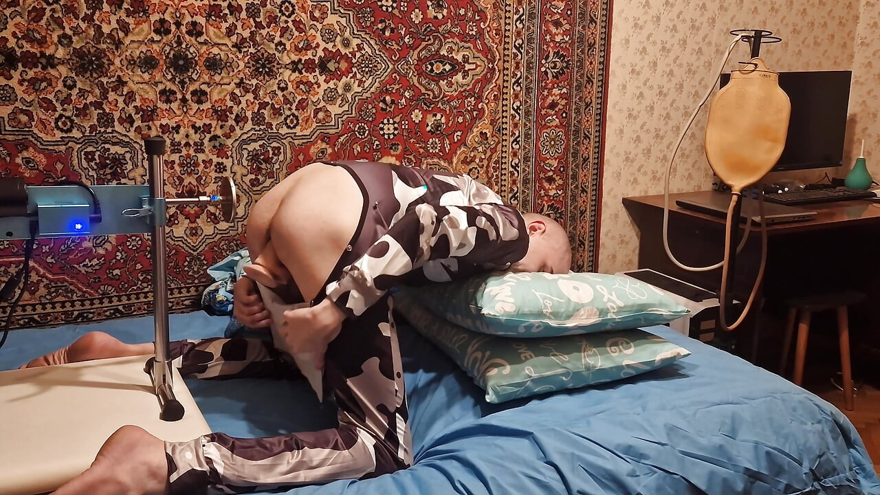 The slave Sasha Earth is Hard Fucked anal by the machine homemade