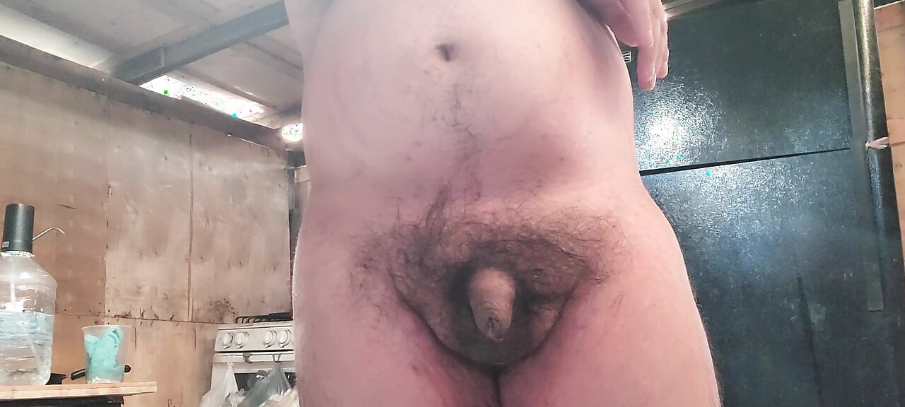 ペニスを引っ張る