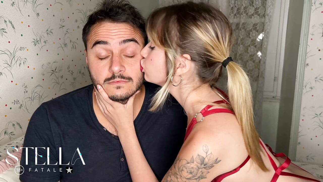 Batom vermelho, cara marcando 2 discovery videos