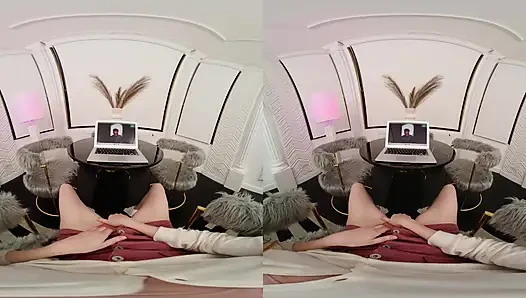 Трогаю себя перед моим учителем йоги - в VR