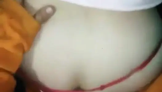 Kışın zengin afallarken sikişiyorum, öksürüğüm dinlenirken