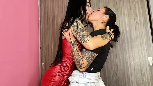 Big Ass Lesbians Suck Each Other's Ass Acrobatically