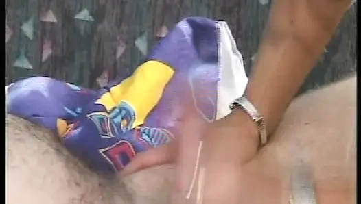 Tante seksi jerman dientot di dapur
