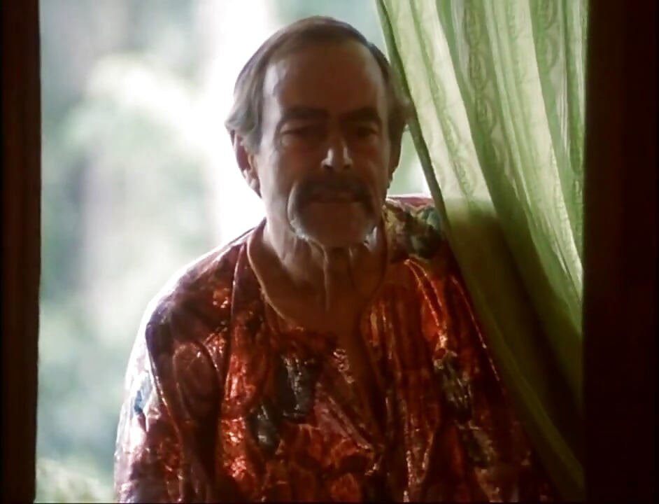 Szőrös fasz szopása, szőrös puncibaszás, anális behatolás a hálószobába