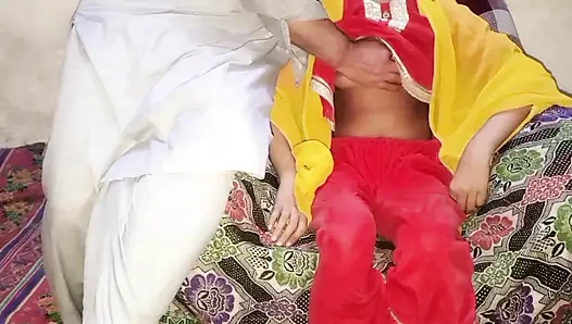 Desi Maal Ko Ghar Pe Bulakar Choda Doggystyle men