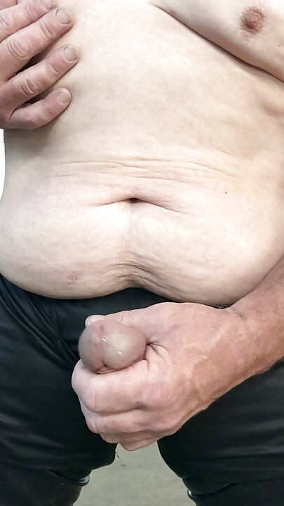 Overkniekousen en korte broek!!