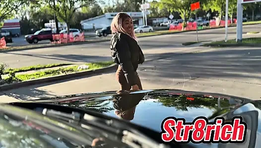 Memek sempit gadis hot ini dientot habis-habisan sama kontol besar di pom bensin