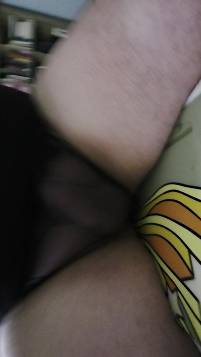 Moendo esse pau, prestes a gozar