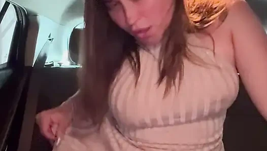 Wunderschönes Blondes Mädchen Mit Großem Hintern Hat Sex Im Auto Eines Fremden - Kloe the Wonder