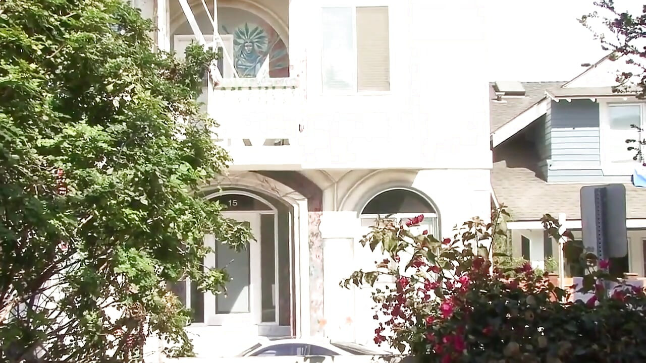 Holly yarak seven büyük memeli sarışın orta yaşlı seksi kadın