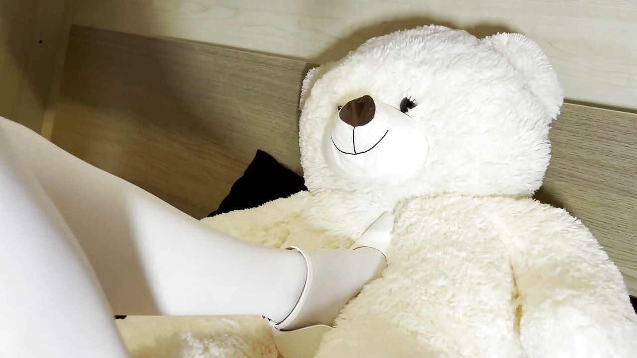 Heels Trample Teddy EP. 1