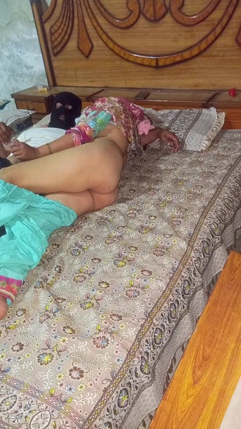 Must-share moment from "Indian desi Air Hostess girl sex with passenger"