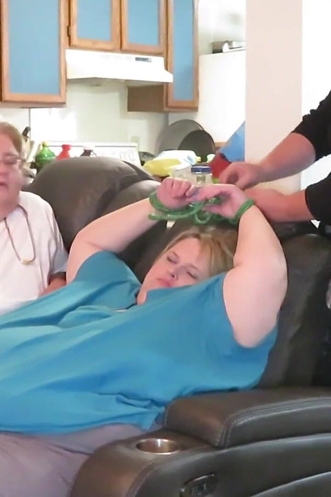 Ssbbw damsel is preyed on my 2 BBWs