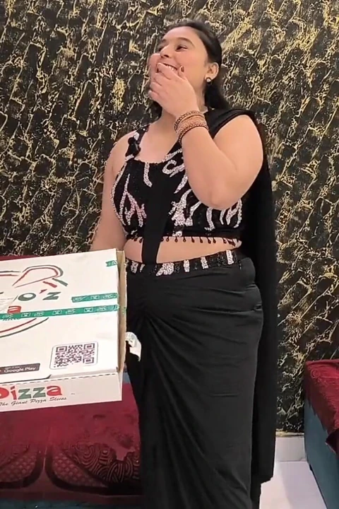 Pizza Delivery Guy Fuck Indian Lady for Free Pizza