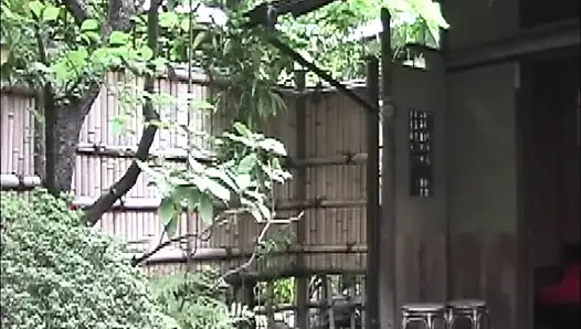 P128G02 Die Requisite eines traditionellen japanischen Restaurants, in dem ein einzelner Fehler eine Schleife der Sinnlichkeit ausgelöst ... Ein erotisches Drama in der frühen Showa-Ära!