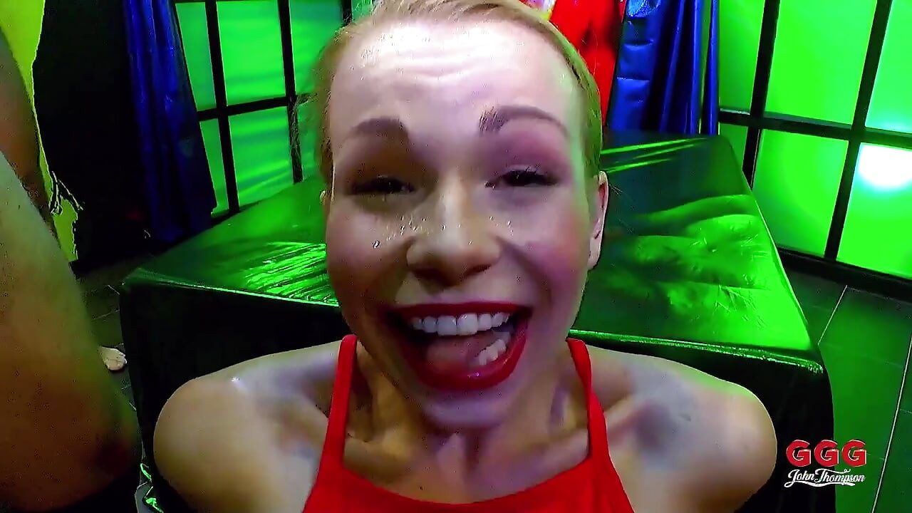 Ggg John Thompson, 젊고 금발, 날씬한, 정액에 대한 열망