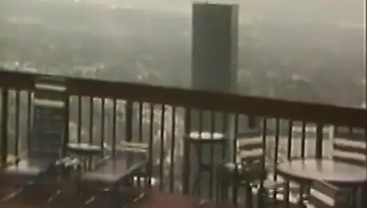 Черная пара с большим членом сосет киску и трахается