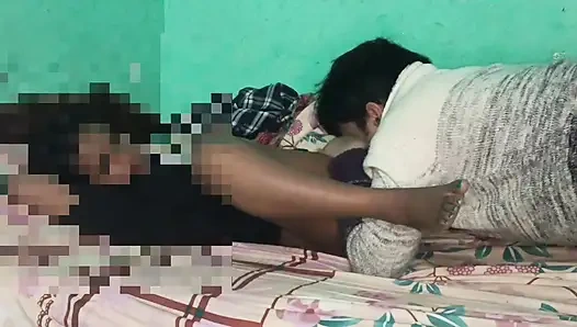 Selbstgedrehtes Video in 1m-Ansicht. Virales sex-MMS-video. Freundin sex-mms video