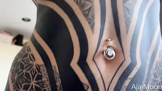 Я была его первым! 18-летняя дефлорирована! Было много отстойных