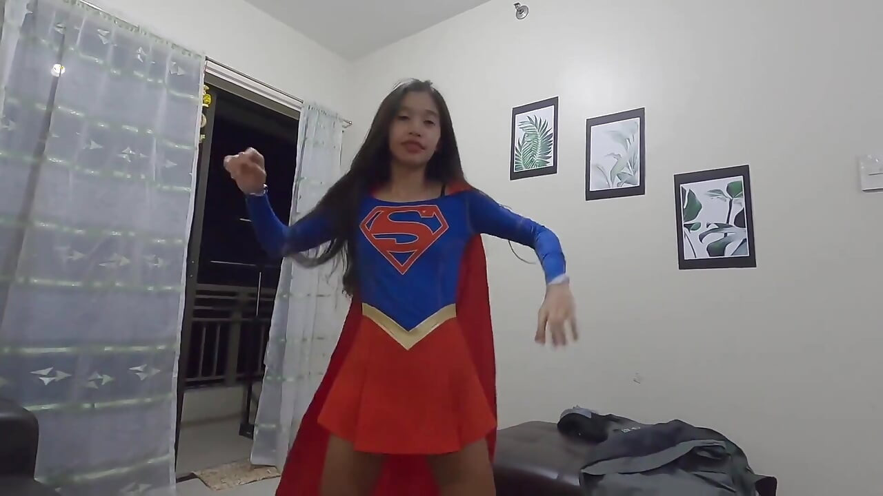 4K Supergirl