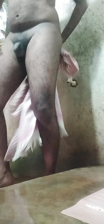 Banhando por último
