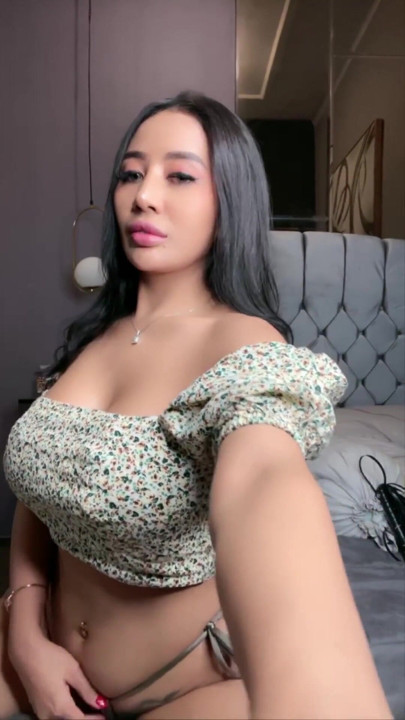 Model jonimalaikat colmek in live stream | Clip 1